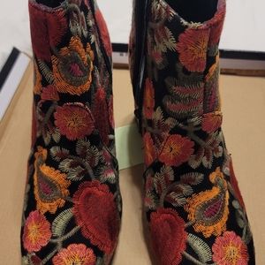 Black Boots w/Embroidery